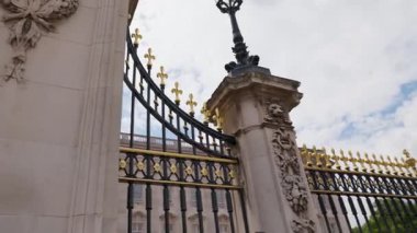 Londra, İngiltere 27 Temmuz 2025: Buckingham Sarayı Londra Avrupa Mimarisi İngiltere 1783 