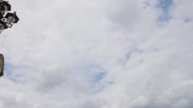 Londra, İngiltere 27 Temmuz 2025: Buckingham Sarayı Londra Avrupa tarihi kapısı 1787 