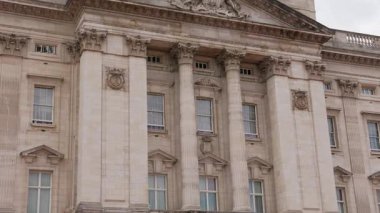 Londra, İngiltere 27 Temmuz 2025: Buckingham Sarayı Londra Avrupa Mimarisi İngiltere 1756