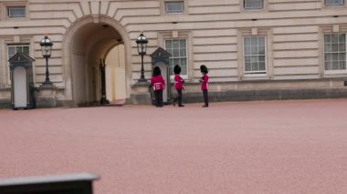 Londra, İngiltere 27 Temmuz 2025: Buckingham Sarayı Londra Avrupa mimarisi İngiltere 1754 'ü koruyor 