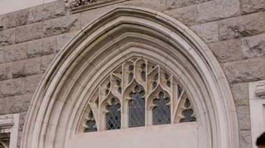 Londra, İngiltere 27 Temmuz 2025: Tower Bridge Londra ikonik turist yürüyüşü