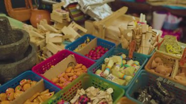 Queretaro, Meksika 22 Ağustos 2025: Tekisquiapan Meksika renkli el sanatları sergisi. Yüksek kalite 4k görüntü