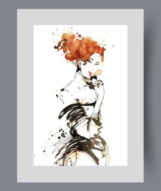 Parlak saç stili olan kızıl saçlı kadın duvar sanatında topa zarifçe baktığını gösteriyor. Suluboya sanat eseri. Moda partisi için zarif elbiseli, poster için dekoru olan yetişkin bir kadın.