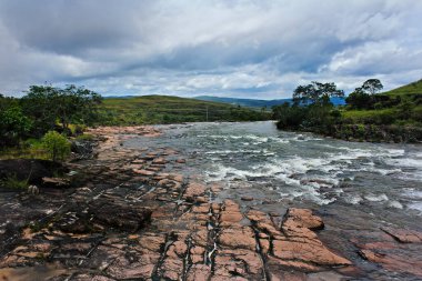 Canaima Ulusal Parkı 'ndaki su akışı
