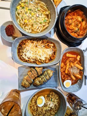 Lezzetli Kore Yemeklerine Yakından Bakış: Mutfak Zevkleri Yakından