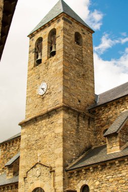 Lanuzas, Huesca, İspanya 'daki eski barok taş kilisesi.