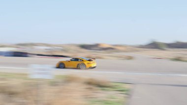 Racetrack 'te Yüksek Hızlı Yarış Arabası