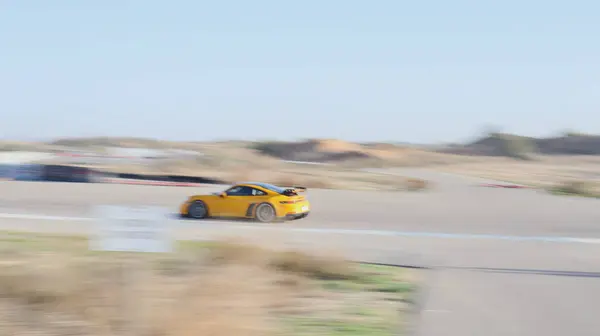 Racetrack 'te Yüksek Hızlı Yarış Arabası