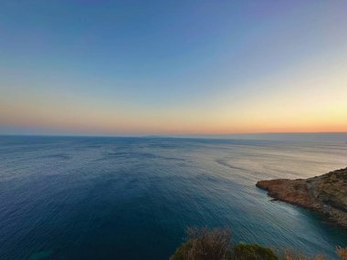 Pire Yunanistan 'ın Ege Denizi kıyısında gün batımı