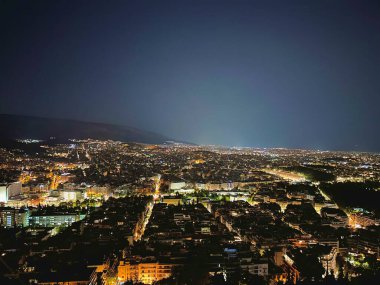 Yunanistan 'ın Atina şehrinin gece manzarası. gece şehir manzarası