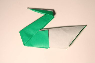 Yeşil Origami Geleneksel Kağıt Turna