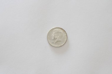 Bu para John F. Kennedy Yarım Doları 'nın ön yüzü.