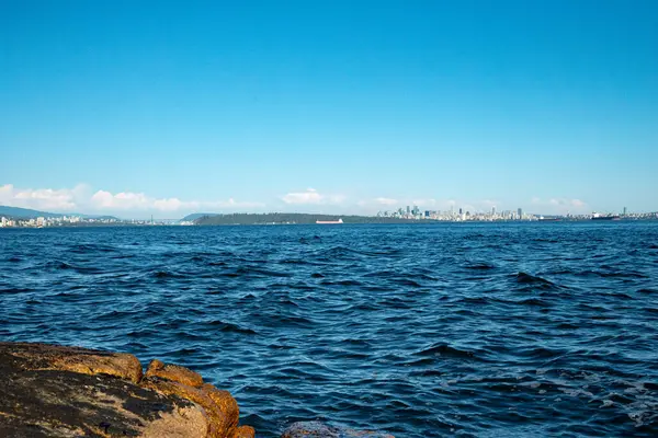 Vancouver, Kanada 'da yazın dalgalar