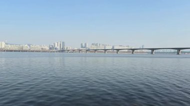 Seul, Riverside 'da güneşli bir gün.