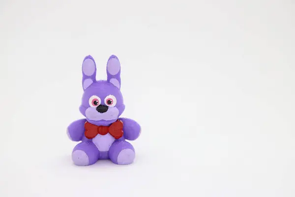 悪夢のボニー フレディ バニー ビデオゲームからヴァイオレットウサギのキャラクター フレディーズで5泊 3Dプリンターでプリントされたおもちゃ — ストック写真