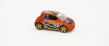 Fiat 500. Hot Wheels arabaları ve kamyonları. Çocuklar için koleksiyon oyuncakları. Klasik arabalar işte. Ünlü arabalar. Kargo ve nakliye kamyonu. Araçlar. Logolar.
