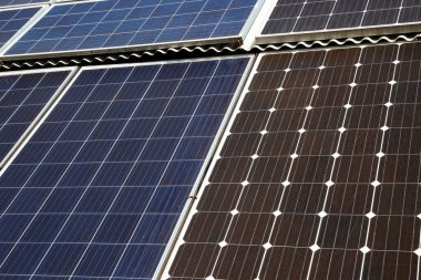 Güneş panelleri. Yeşil enerji. Alternatif ışık enerjisi. Güneş enerjisi. Ekoloji. Çevre. Teknoloji. Alternatif elektrik. Yenilenebilir.