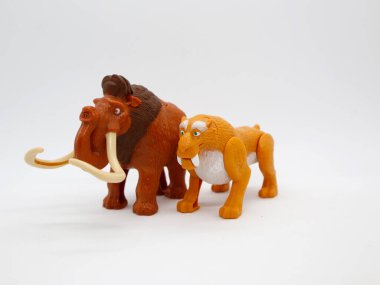 Buzul çağı hayvanları. Manny tüylü bir mamut ve Diego kılıç dişli bir kaplan. Buzul Çağı filmindeki karakterler. Buzul Çağı destanları. Nesli tükenmiş hayvanlar. Tarih öncesi.