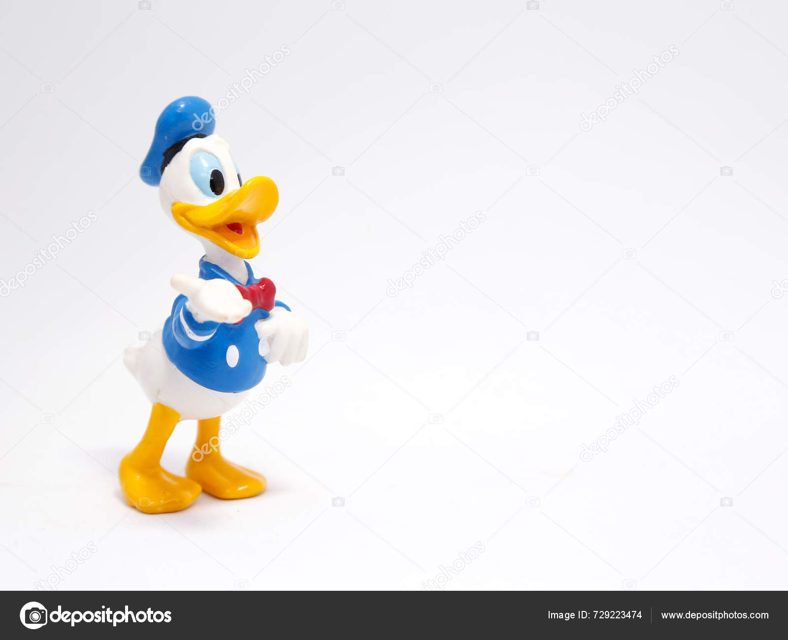 Donald Duck Cartoon Characters Walt Disney Pictures Studios Classic