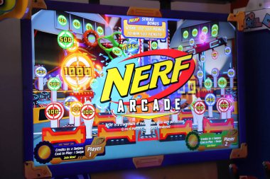 Elektronik lunaparktaki Nerf Arcade video oyunu ekranı.