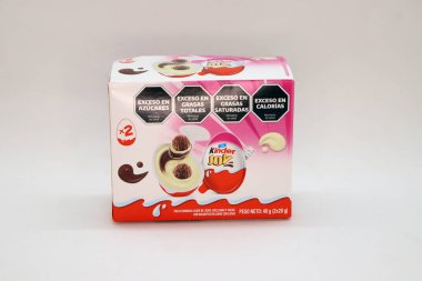 Çift kutu Kinder Joy Yaz Yumurtaları Pembe ambalajlı