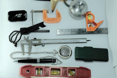 Yapım ve onarım için çeşitli araçlar