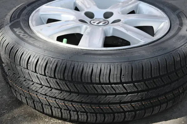 Karda araba tekerleği