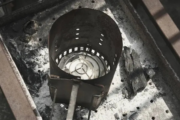 Şöminede yangın var.