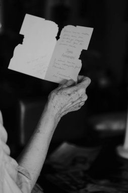 Nostalji: Eski bir kart okumak