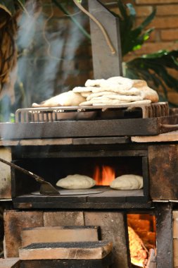 Lezzetli bir ekmeğin dikey çekimi