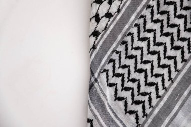 Beyaz arkaplan üzerindeki Filistin keffeyh 'i maket yap ve uzayı kopyala