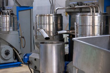 Petrol endüstrisinde kullanılan paslanmaz çelik boru.