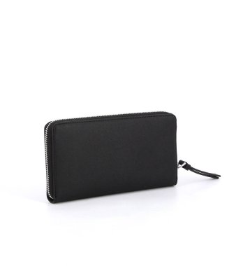 Beyaz arkaplanda siyah deri çanta arka planı