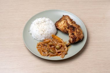 Geleneksel Afrika yemekleri Yassa tavuğu