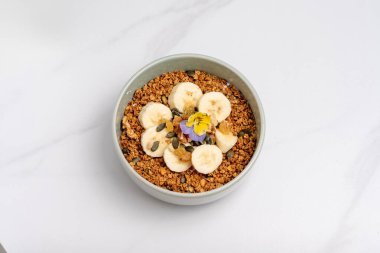 Granola Fit Bowl tatlısı.