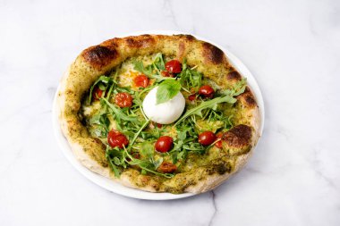 Pizza mozzarella di bufala İtalyan spesiyali.