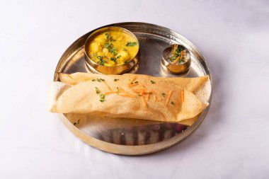 Hint yemeği ya da roti tham, tham ya da chapati tham, Hint körisi popüler bir roti / Hint rotisidir.