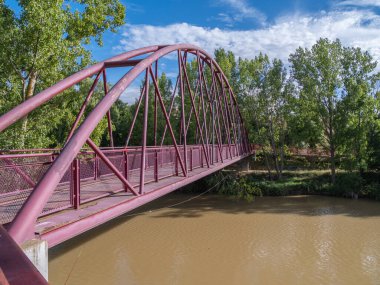 Aranda de Duero kasabası, güzel bir turizm beldesi (İspanya).)
