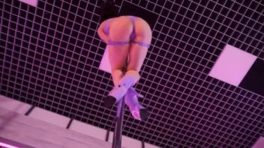 Bir kadın direk dansı yapıyor. Aynalarla dolu bir odada yapılan şehvetli dans hareketleri. Yansıtıcı yüzeyleri olan bir odada direğin üzerinde dönen zarif bir dansçı. Hareketli zarafet: kadın aynalarla çevrili bir direk dansı yapıyor..