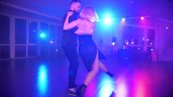 Man Woman Elegantly Tangoing Lively Party Two Dancers Caught Passion — Stock Video