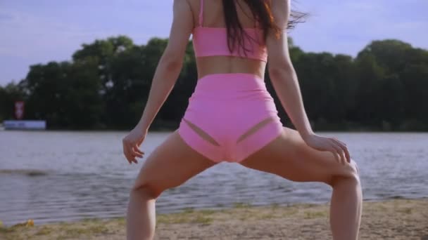 Chica Caliente Bailando Twerk Playa Una Hermosa Mujer Baila Con — Vídeo de stock