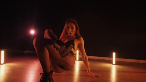 Sexy Woman Dancing Seductive Dance Dancer Girl Big Ass Dances — Wideo stockowe