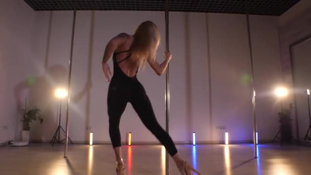 Beautiful Woman Dances Pole Dance Slow Motion Shooting Erotic Dance — Stock Video