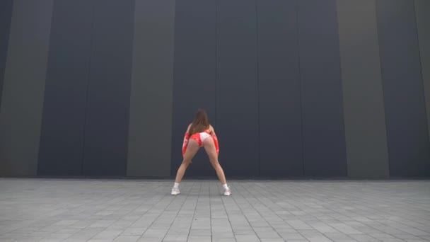 Donna Bikini Rosso Arancione Twerking Donna Vestita Bikini Che Balla — Video Stock