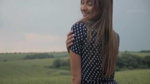 Woman Flowing Dress Twirls Gracefully Sunlit Meadow Dancing Freely Field — Stock Video