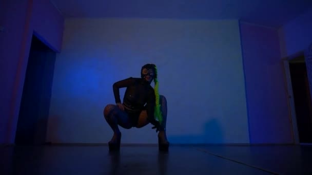 Vrouwen Dansen Energiek Twerking Een Verleidelijke Dans Meisje Dansend Twerk — Stockvideo