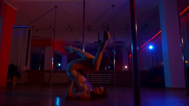 Sexy Woman Dances Pole Dance Disco Club Erotic Dance Pole — Stock Video