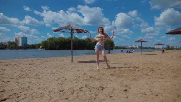 Woman Dancing Bachata Salsa Kizomba Beach Background Blue Sky Smiling — Stok video