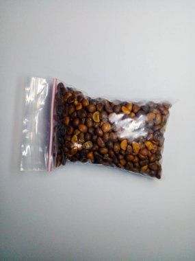 Plastik ambalajda lahana tohumu koleksiyonu. Kale tohumları satışa hazır..