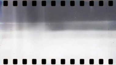 Black Sprocket Delikleri, Vintage Film Kaplamaları.